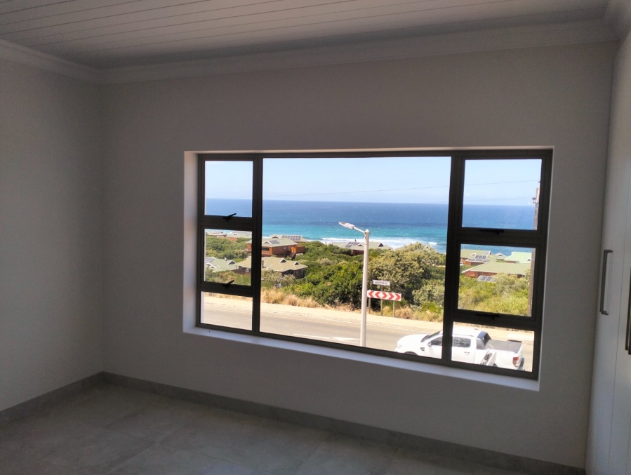 To Let 3 Bedroom Property for Rent in Pienaarstrand Western Cape